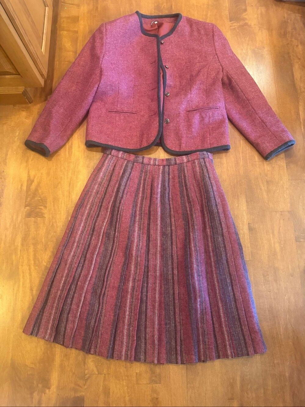 Vintage Dunedin Scottish 100% Wool Skirt Suit Set Blazer Size 18 Skirt Size 20